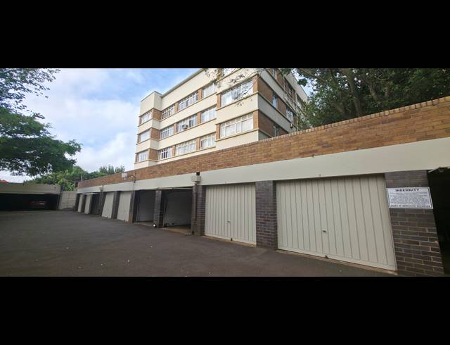 3 BEDROOM APARTMENT FOR SALE IN GLENWOOD